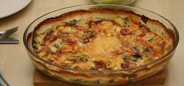 den-porree-auflauf-kannst-du-auch-mit-anderem-gemue-maria-hohenthal-utopia-200624_download Den Porree-Auflauf kannst du auch mit anderem Gemüse variieren.