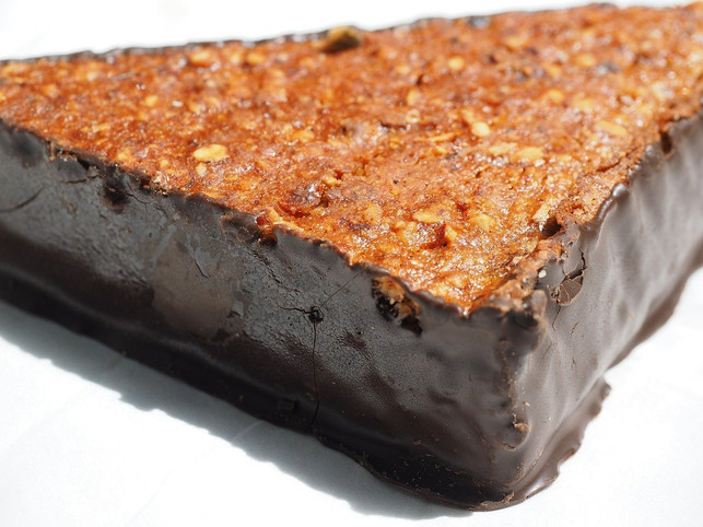 die-veganen-nussecken-kannst-du-in-schokokuvertuere-cc0-pixabay-hans-200406_download Die veganen Nussecken kannst du in Schokokuvertüre tunken.