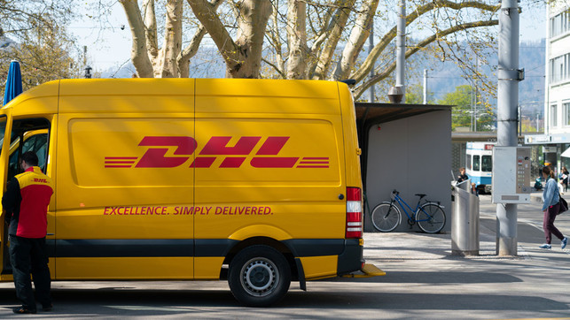 altpapier-dhl-us-cc0-claudio-schwarz-purzlbaum-unsplash-190717-1280x720 Altpapier